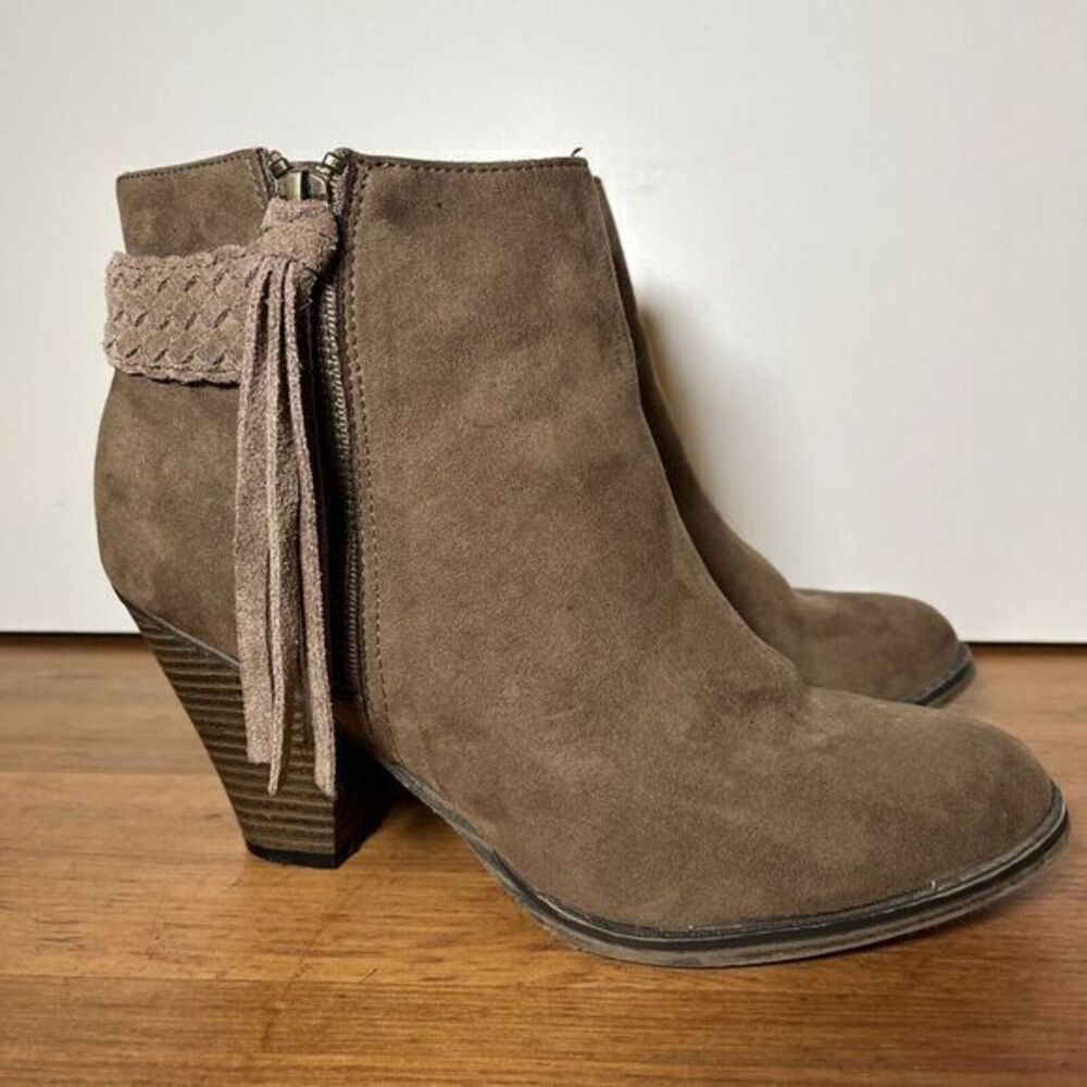 MIA Finnegan Faux Suede Taupe Ankle Boots Booties 8 Tassel Fringe Box Heel Brown